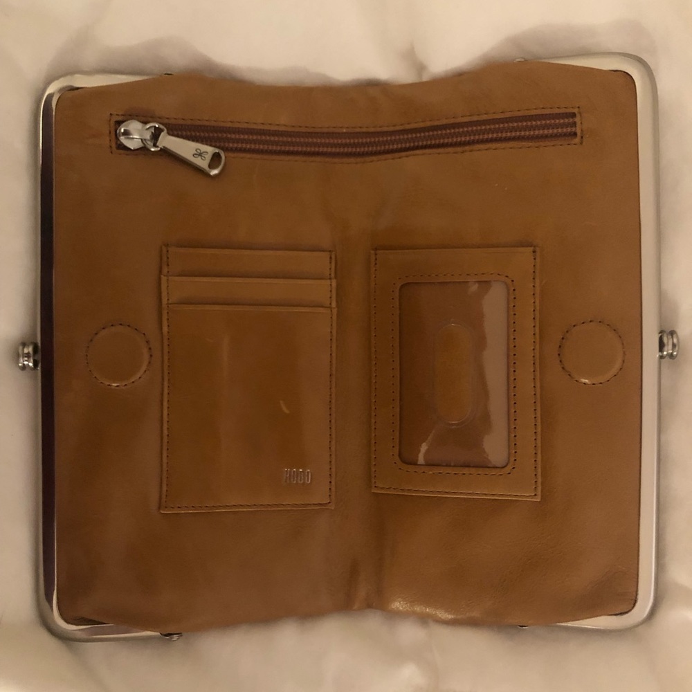 Hobo Lauren wallet. Never used. No tags or dust cloth.
